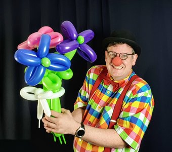 Zauberhafte Mitmach-Show mit Clown und Zauberkünstler Benji Wiebe
